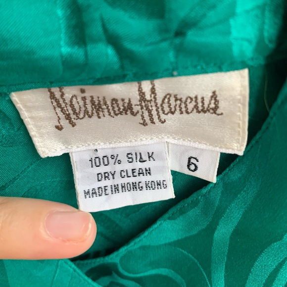 Silk Neiman Marcus blouse - Picture 5 of 5